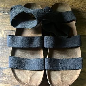 Footbeds brown and black strappy sandals